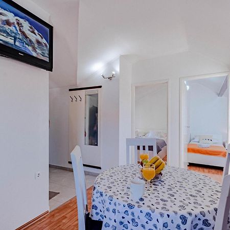 Beautiful Apartment In Vela Luka With Wifi Exterior photo