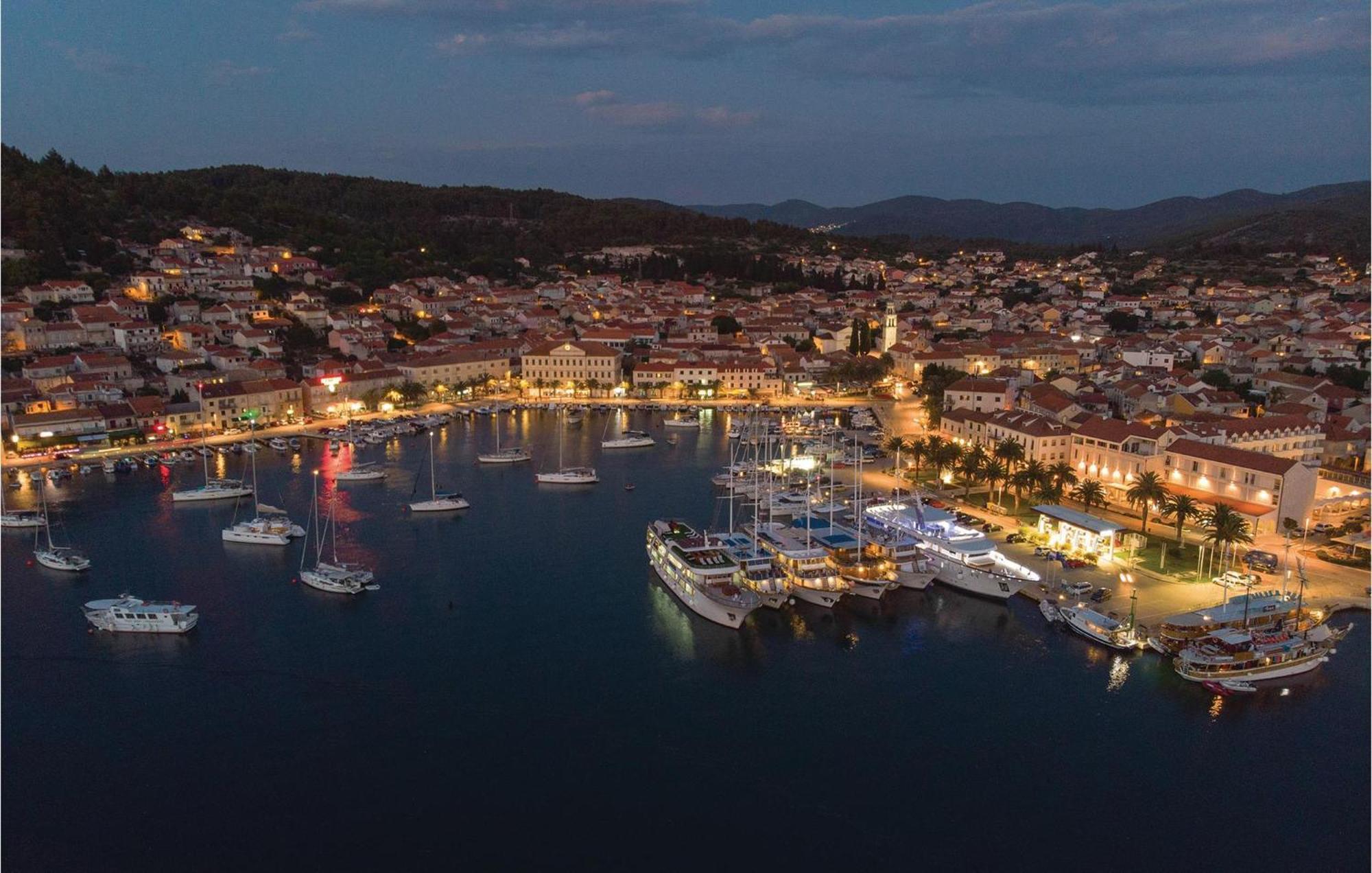 Beautiful Apartment In Vela Luka With Wifi Exterior photo