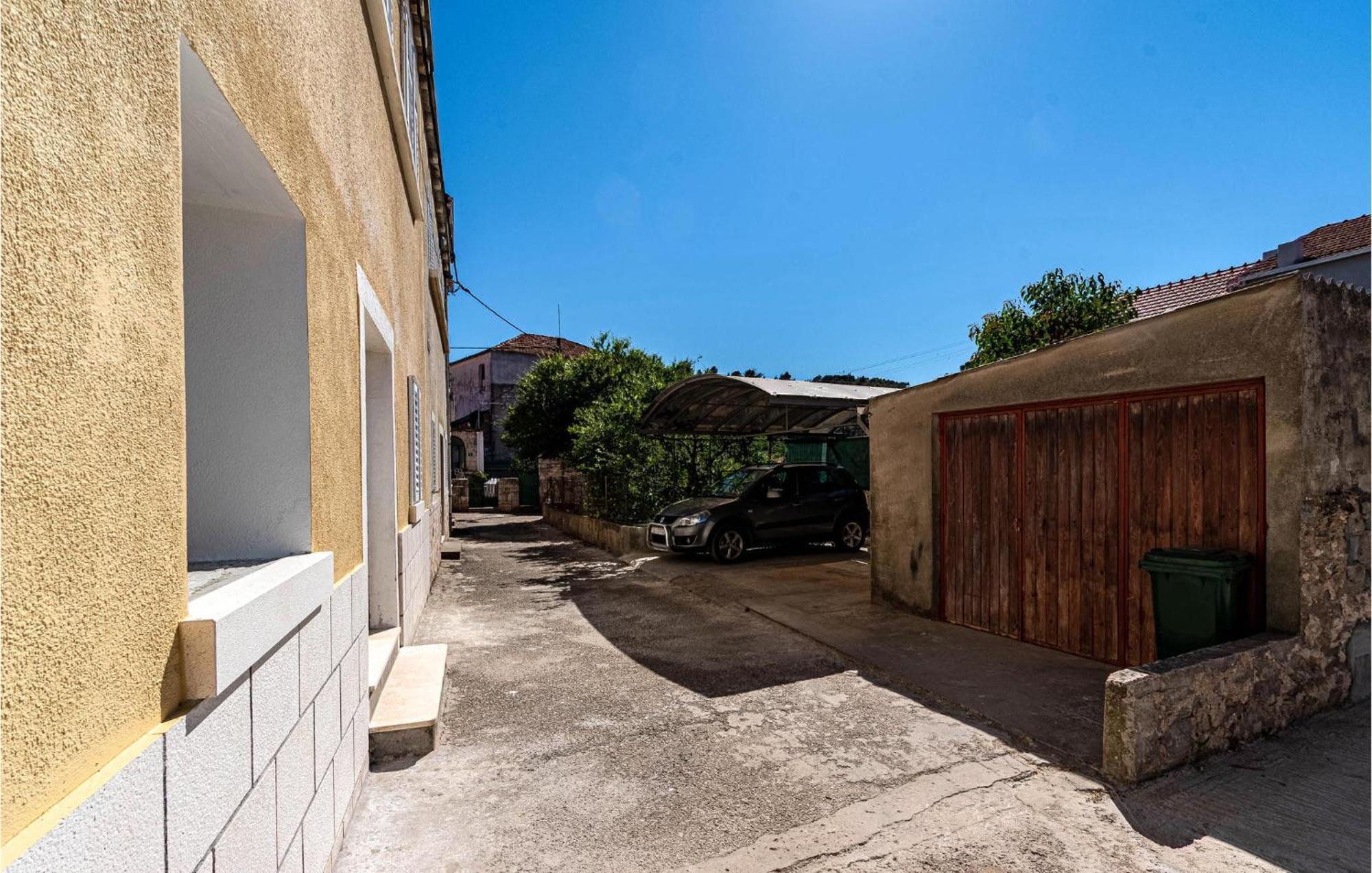 Beautiful Apartment In Vela Luka With Wifi Exterior photo